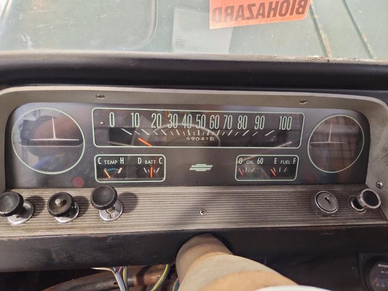 1966 CHEV SUBURBAN 9
