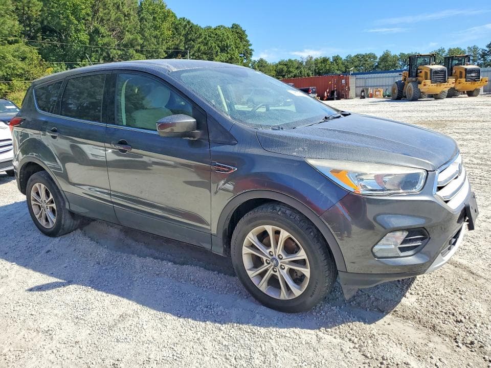 2019 FORD ESCAPE SE 4