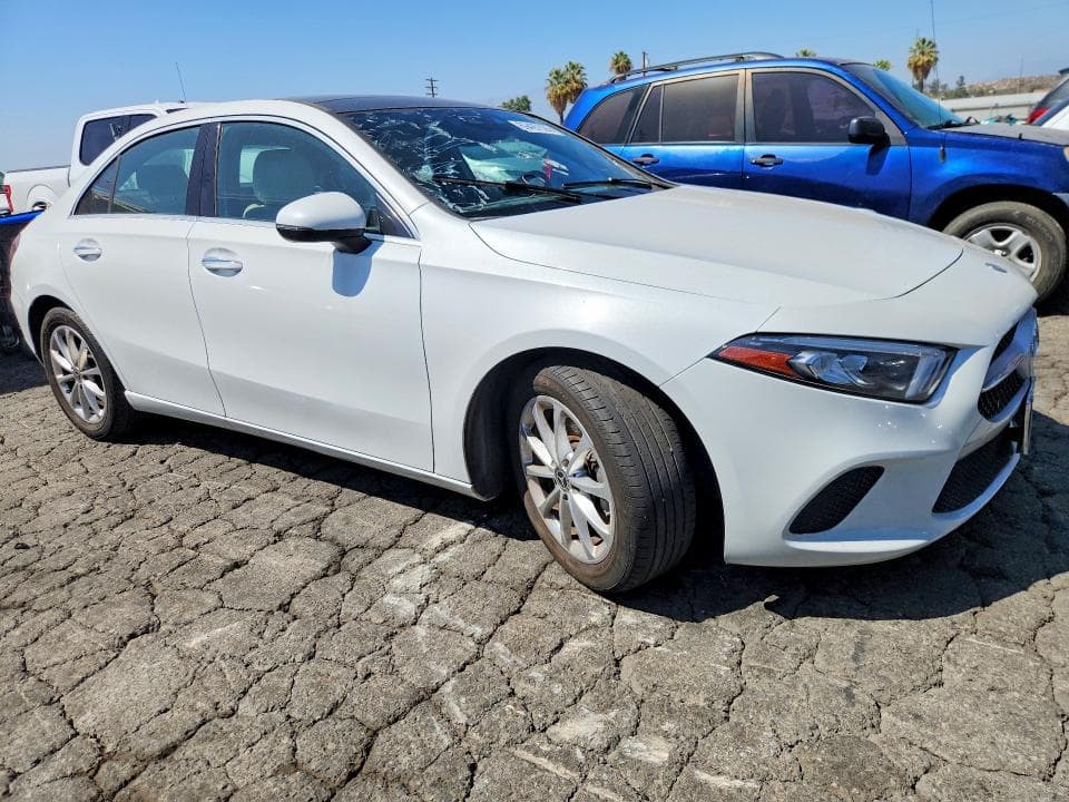 2020 MERCEDES-BENZ A 220 4