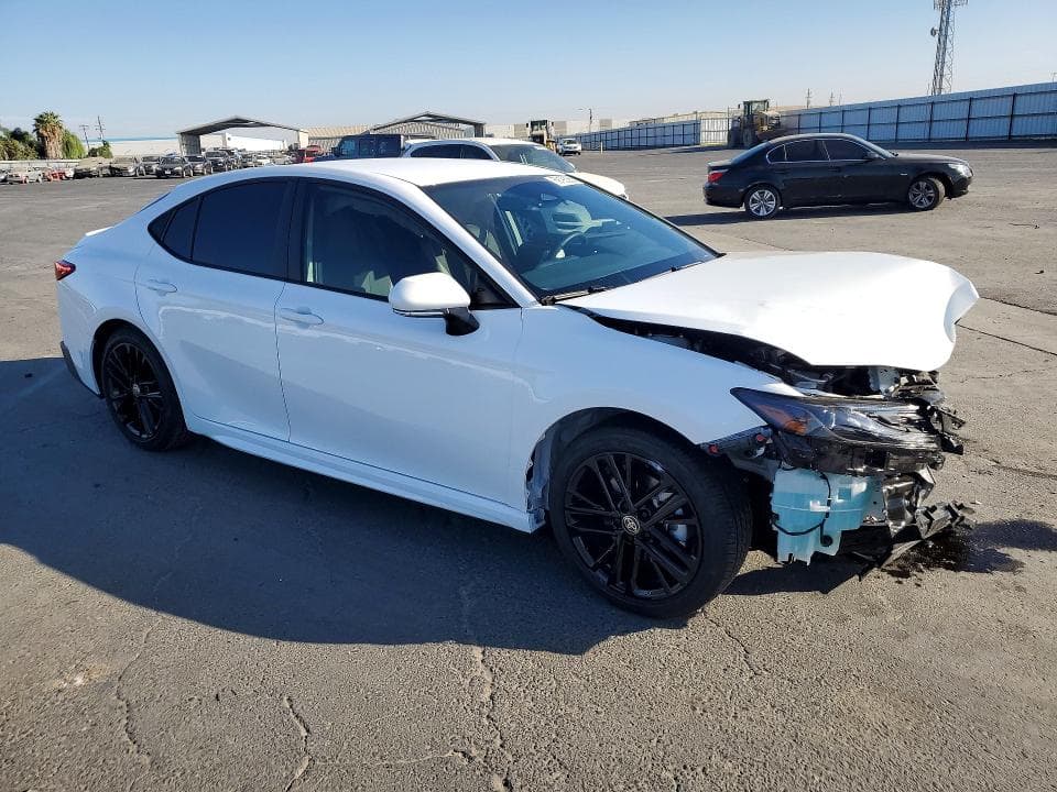 2026 TOYOTA CAMRY SE 4