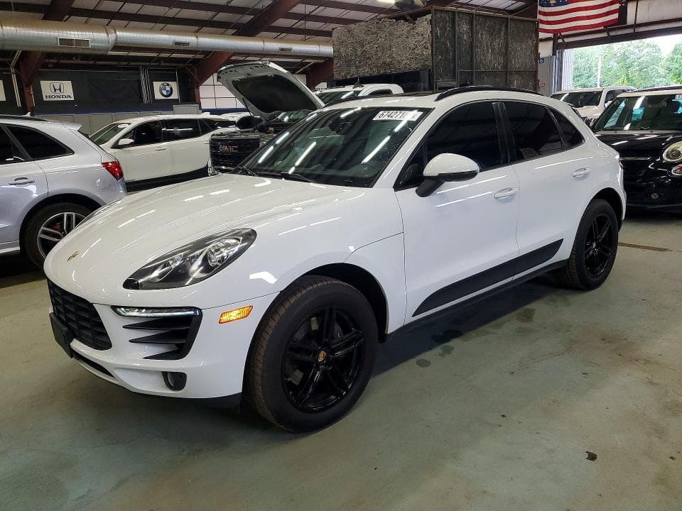 2017 PORSCHE MACAN - 1