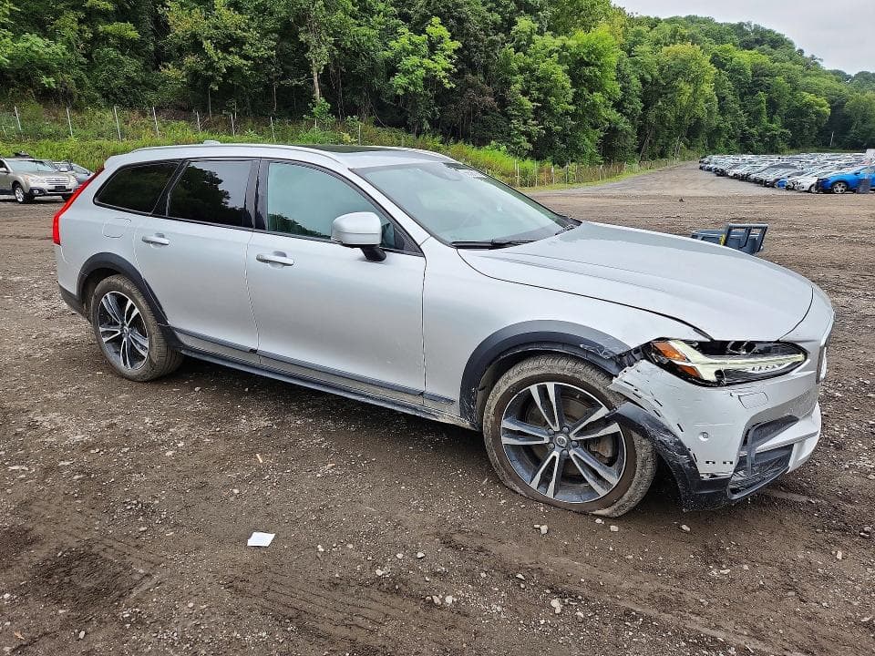 2018 VOLVO V90 CROSS COUNTRY T5 MOMENTUM 4