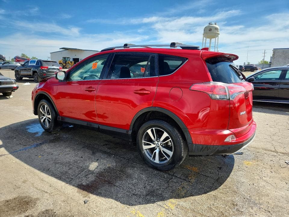 2017 TOYOTA RAV4 XLE 2