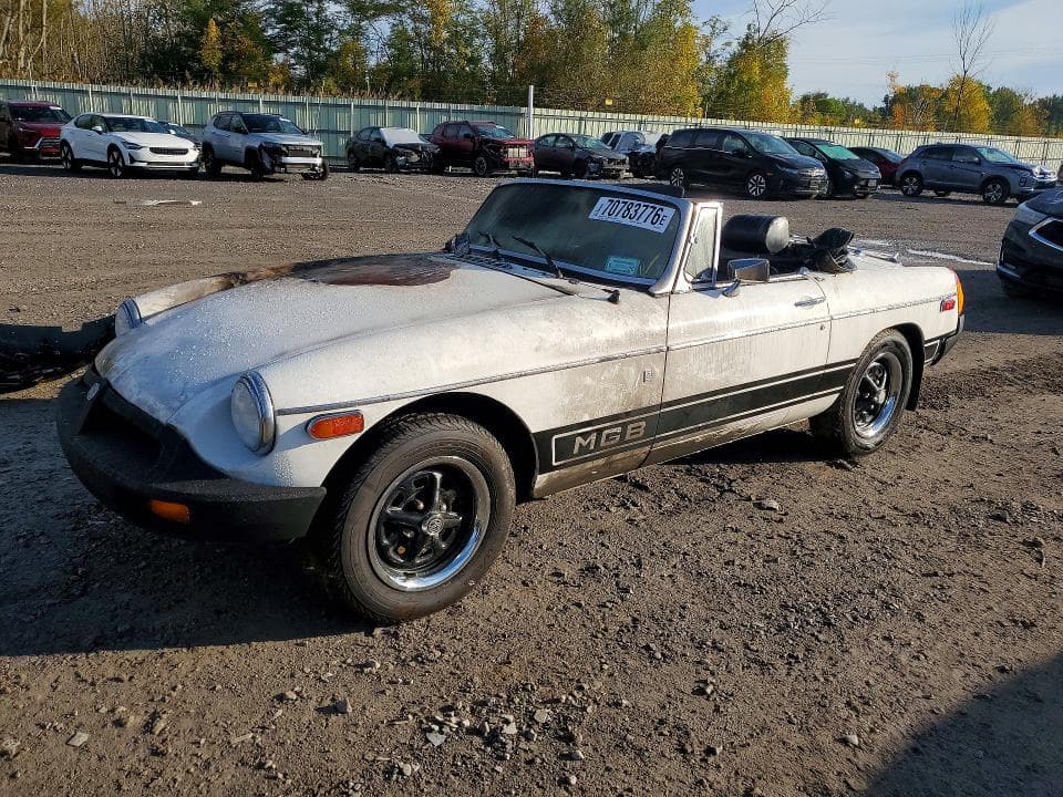 1977 MG MGB GT - 1