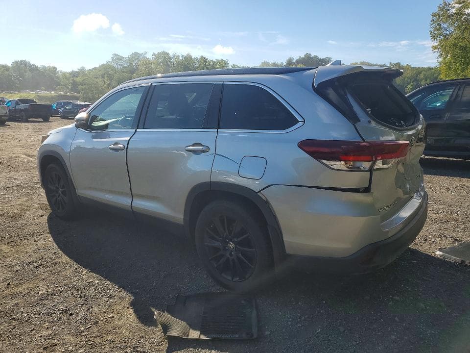 2019 TOYOTA HIGHLANDER SE 2
