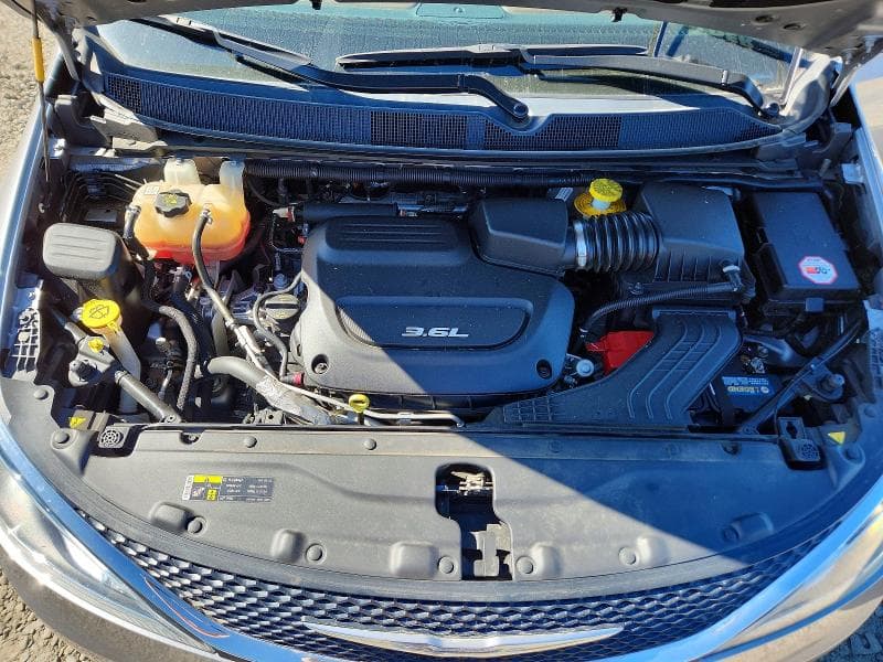 2017 CHRYSLER PACIFICA LIMITED 12