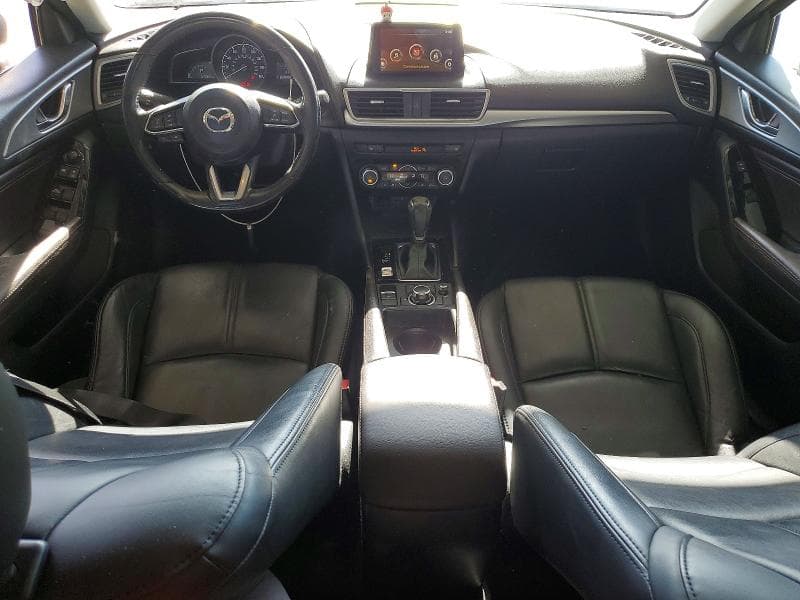 2018 MAZDA 3 TOURING 8