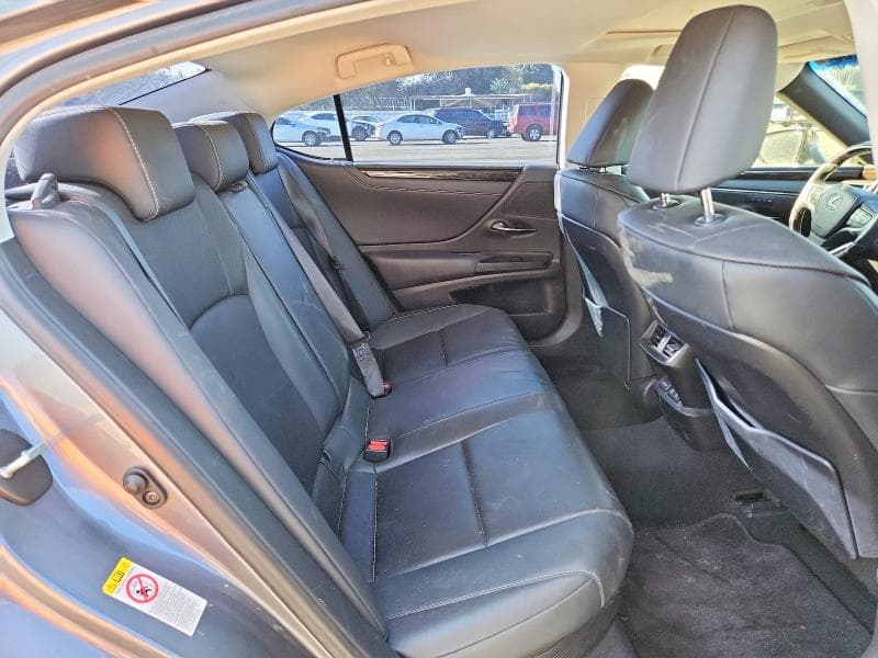 2019 LEXUS ES 300H 10