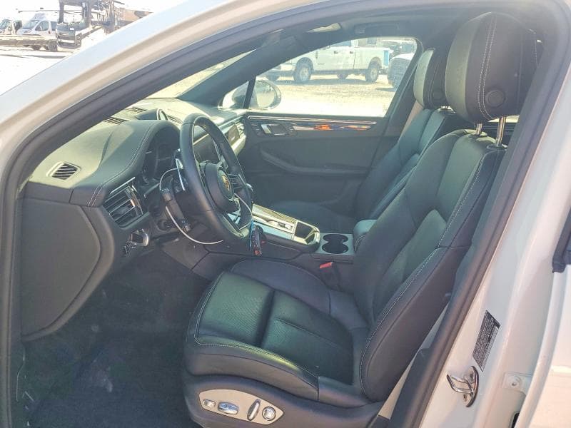 2024 PORSCHE MACAN BASE 7