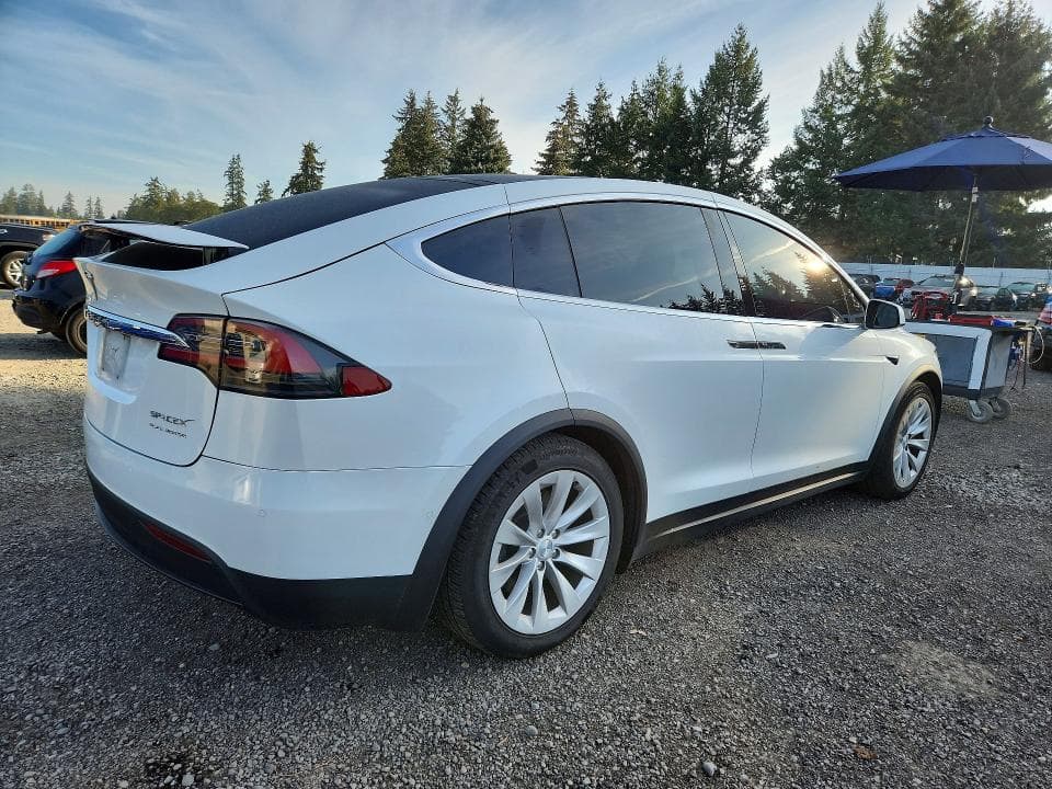 2020 TESLA MODEL X 3