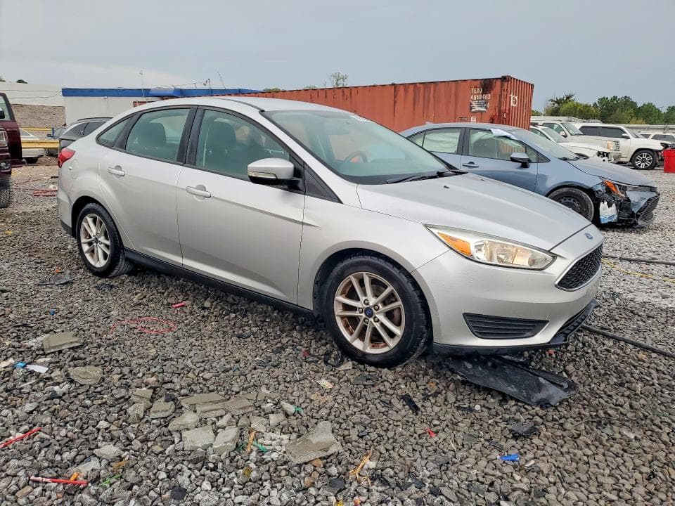 2017 FORD FOCUS SE 4