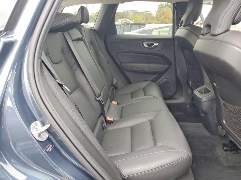 2024 VOLVO XC60 PLUS 11