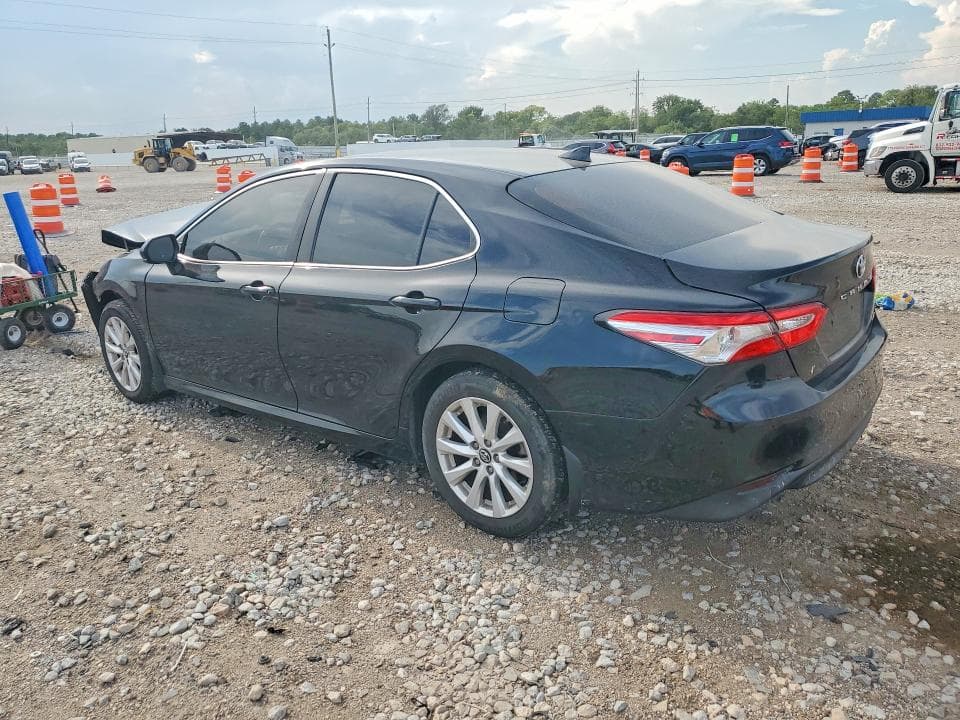 2019 TOYOTA CAMRY LE 2