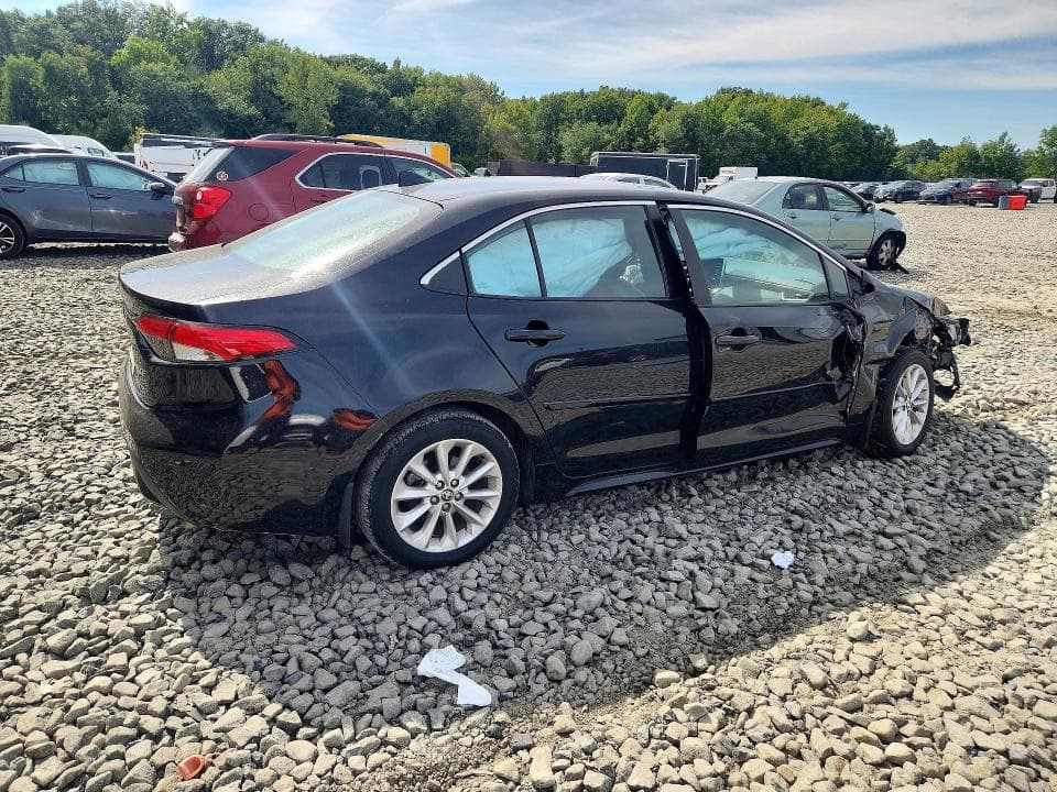 2021 TOYOTA COROLLA XLE 3
