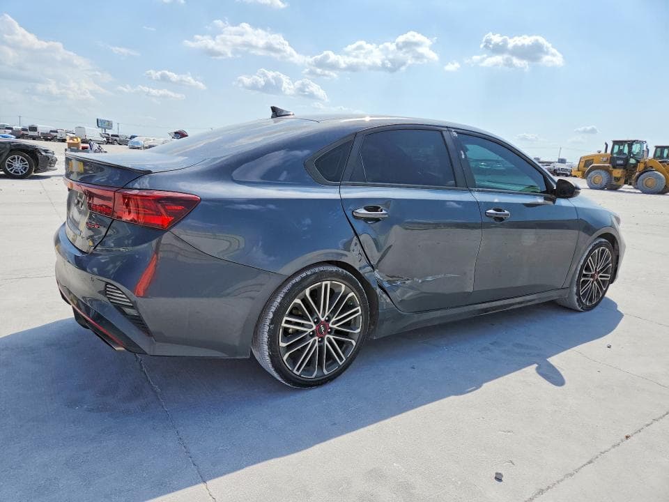 2023 KIA FORTE GT 3