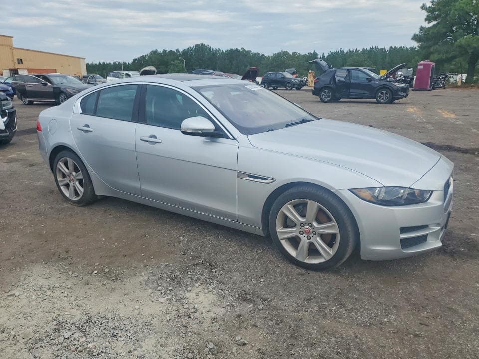 2018 JAGUAR XE PREMIUM 4