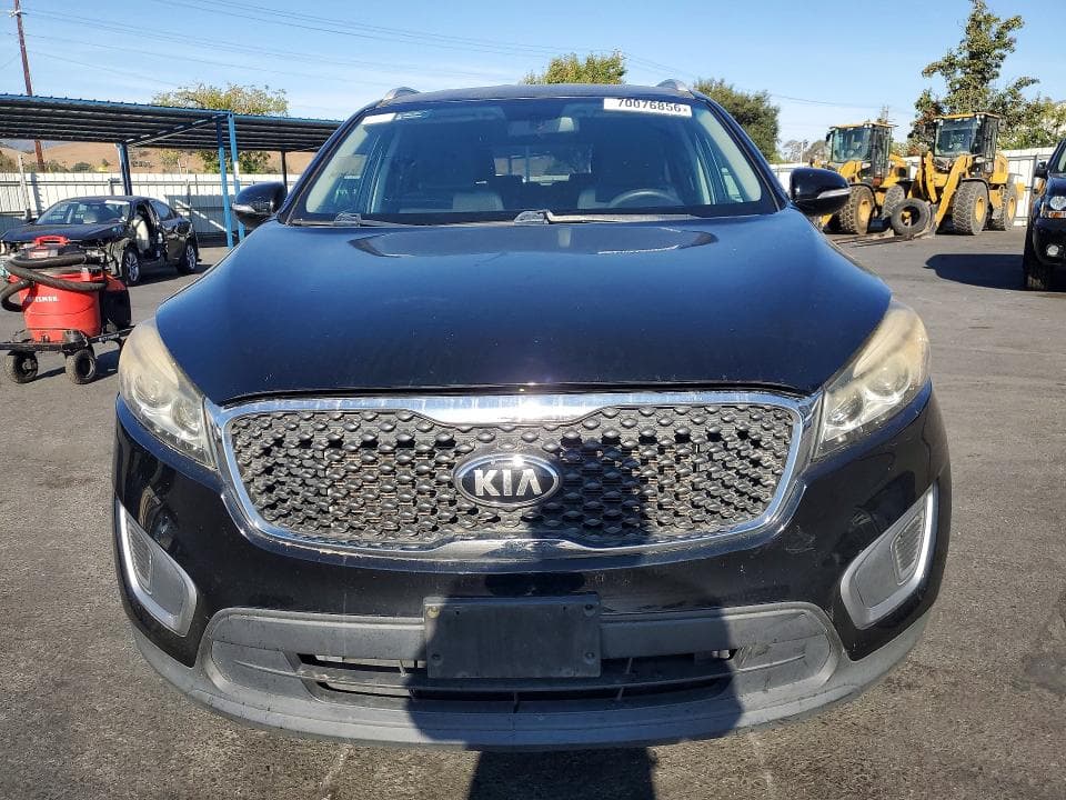 2017 KIA SORENTO LX V6 5