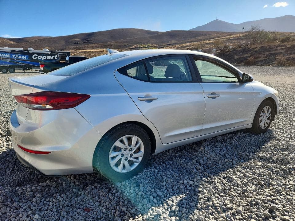 2017 HYUNDAI ELANTRA SE 3
