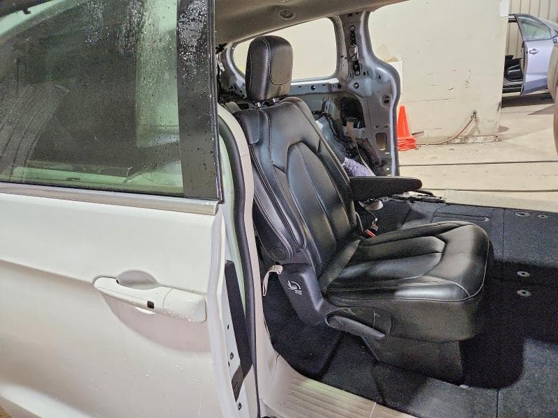 2021 CHRYSLER VOYAGER LXI 11