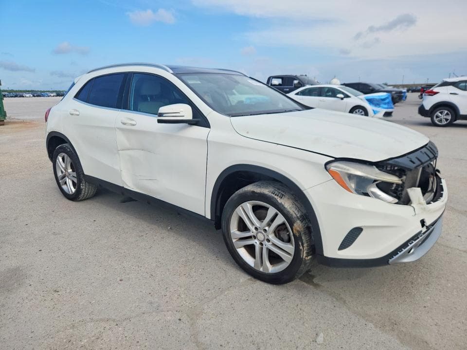 2017 MERCEDES-BENZ GLA 250 4