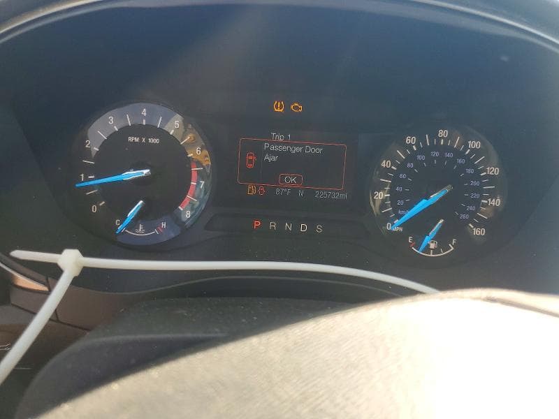 2017 FORD FUSION SE 9