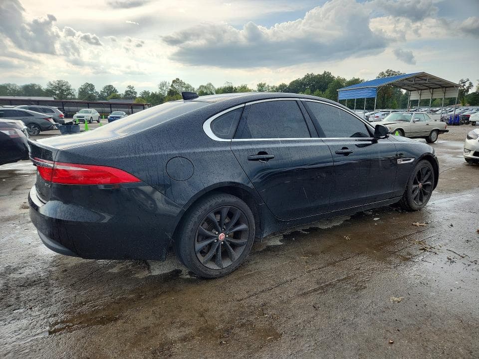 2017 JAGUAR XF PREMIUM 3