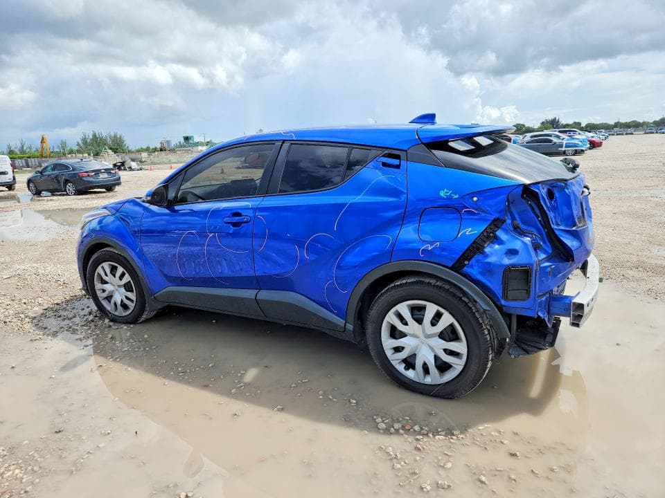 2020 TOYOTA C-HR LE 2