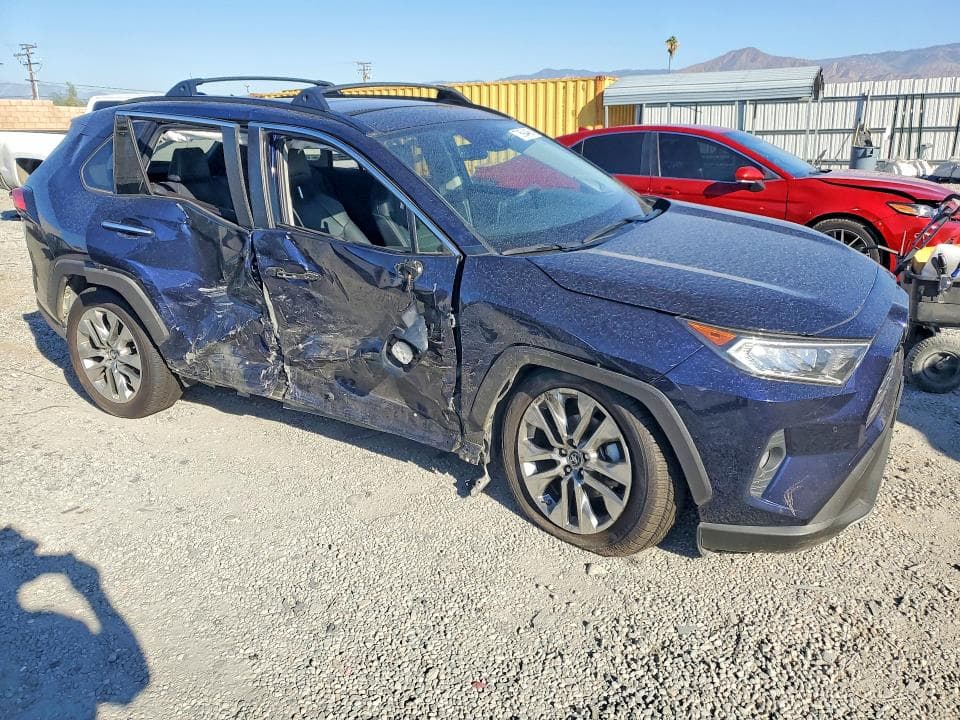 2019 TOYOTA RAV4 LIMITED 4