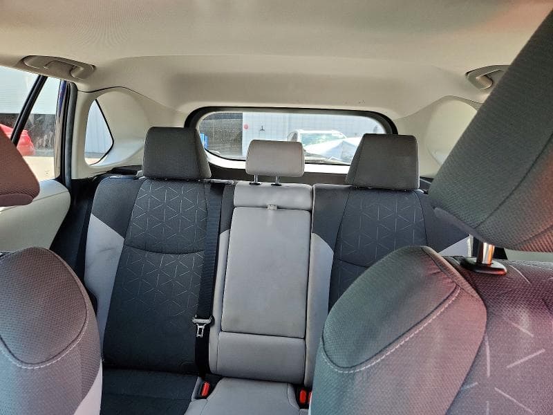 2021 TOYOTA RAV4 XLE 10
