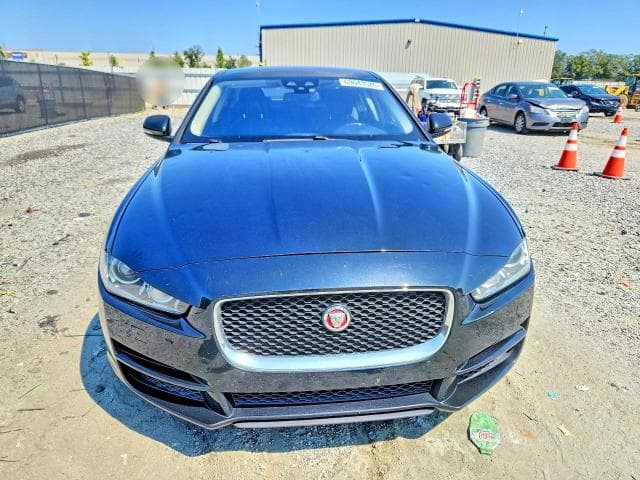 2017 JAGUAR XE PREMIUM 5