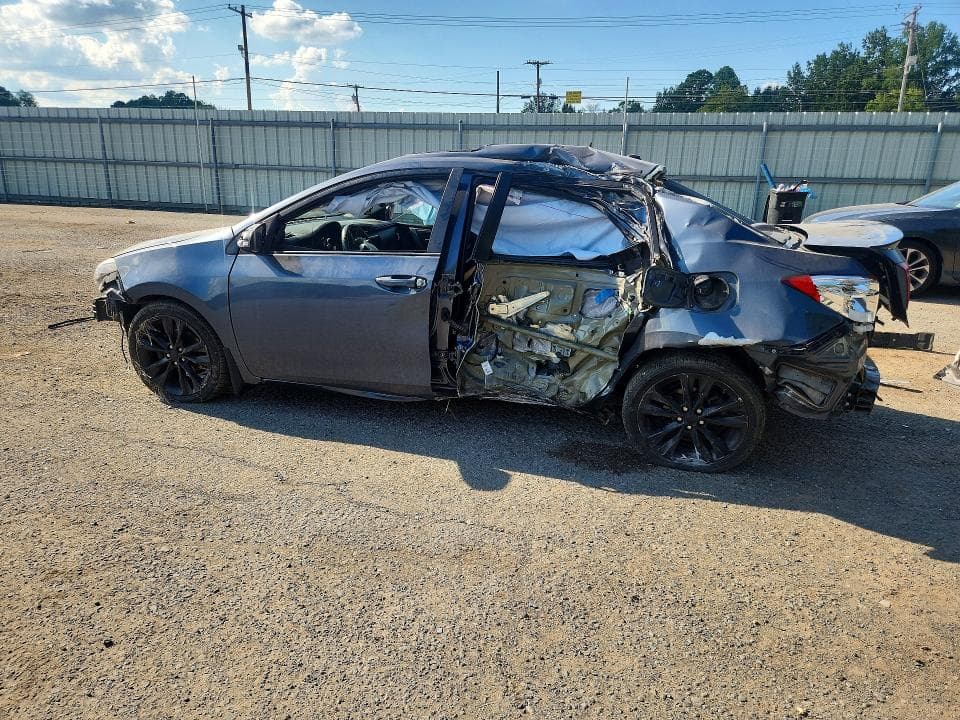 2018 TOYOTA COROLLA XSE 2