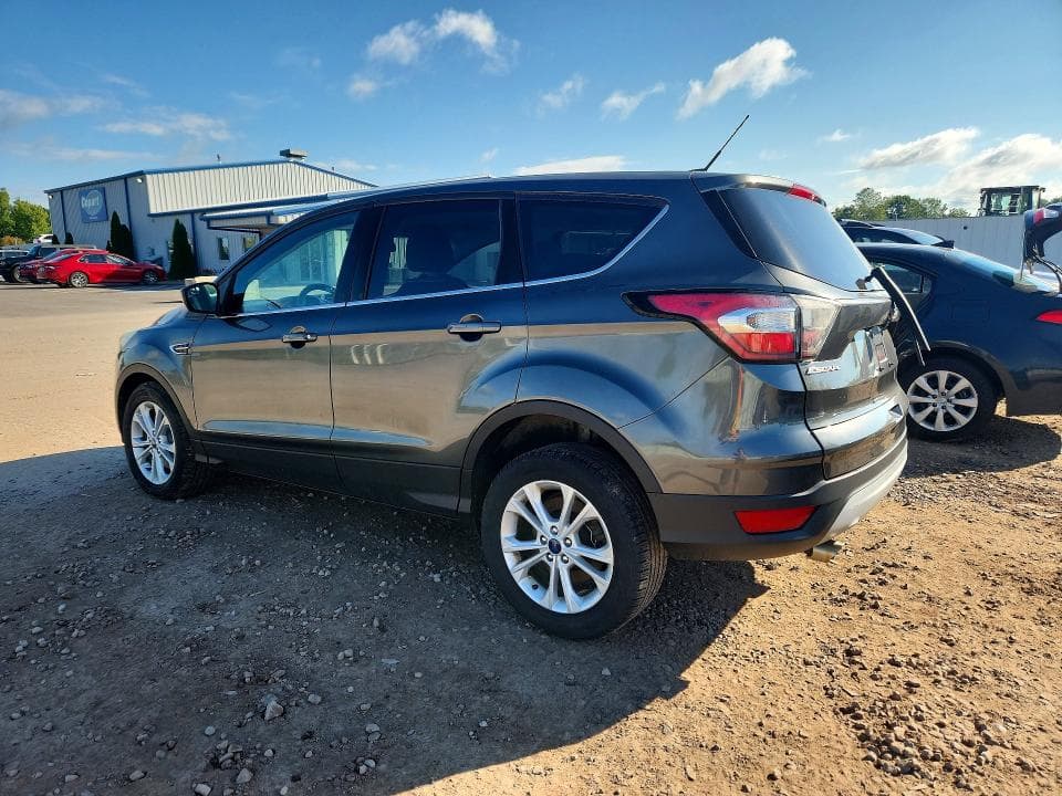 2017 FORD ESCAPE SE 2