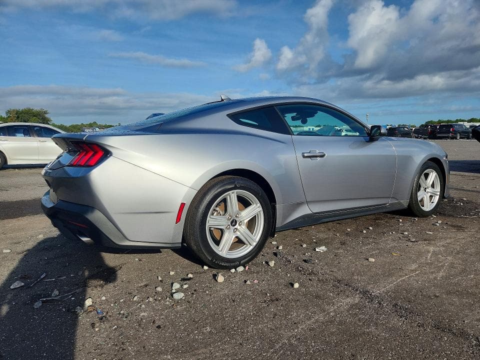 2026 FORD MUSTANG 3