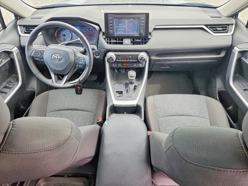 2022 TOYOTA RAV4 XLE 8