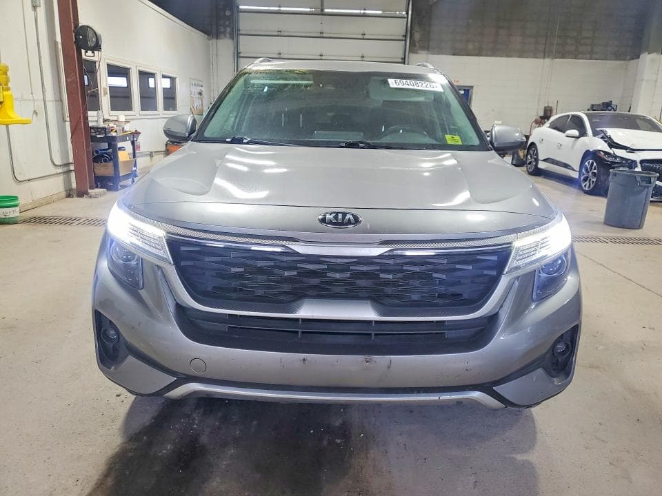 2021 KIA SELTOS S 5