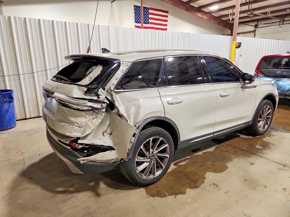 2023 LINCOLN CORSAIR 3