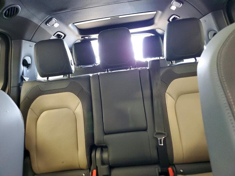 2023 LAND ROVER DEFENDER 130 X-DYNAMIC SE 10