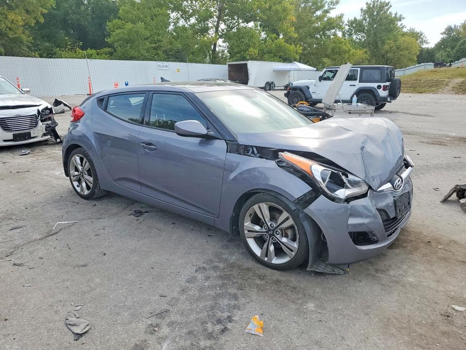 2017 HYUNDAI VELOSTER VALUE EDITION 4