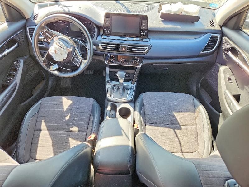 2021 KIA SELTOS S 8