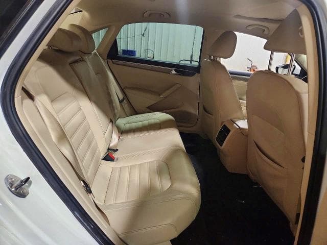 2017 VOLKSWAGEN PASSAT SEL PREMIUM 10