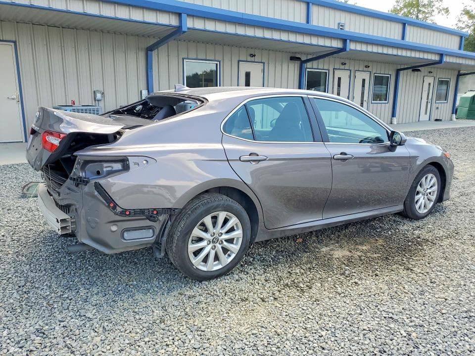 2019 TOYOTA CAMRY LE 3