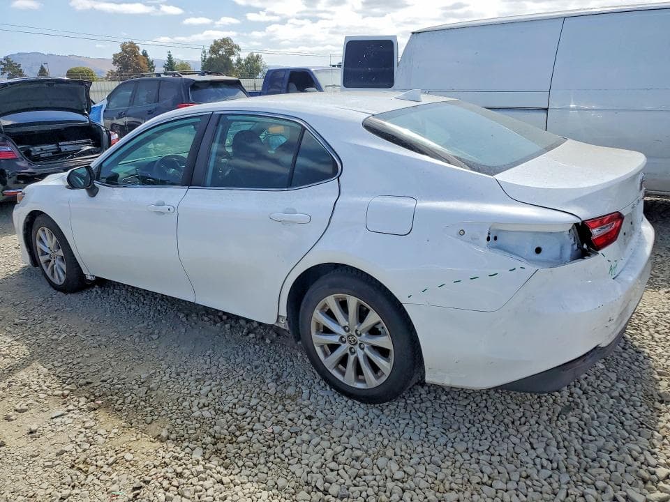 2020 TOYOTA CAMRY LE 2