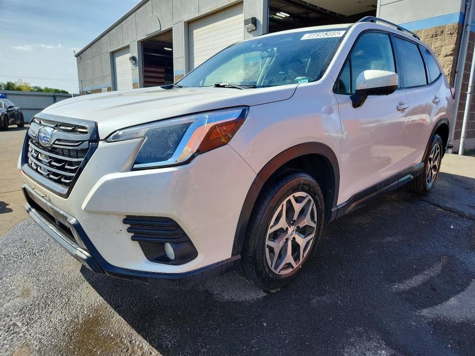 2023 SUBARU FORESTER PREMIUM - 1