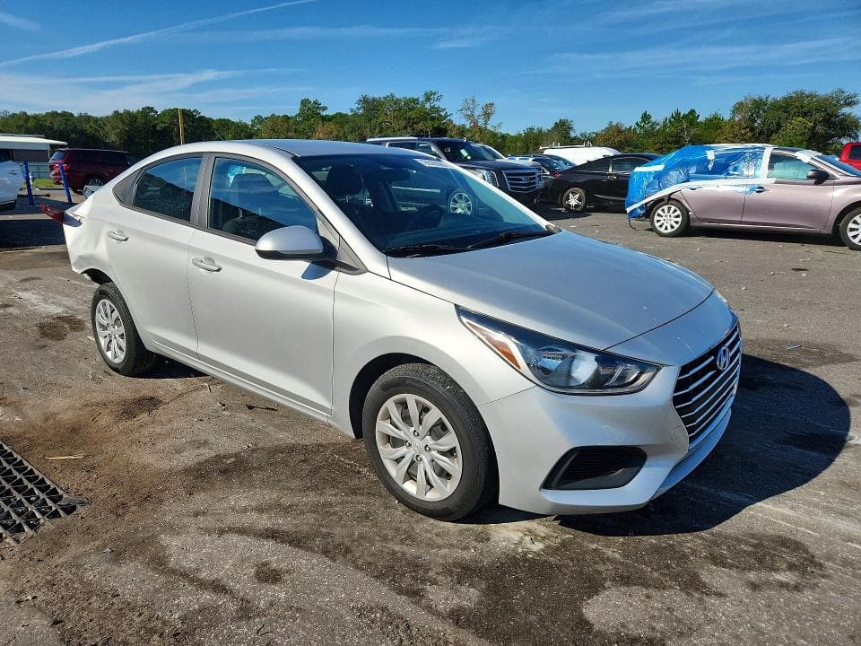 2022 HYUNDAI ACCENT SE 4