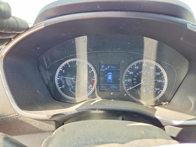 2019 HYUNDAI SANTA FE SE 9
