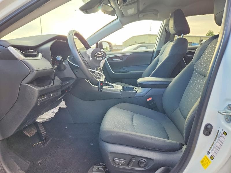 2023 TOYOTA RAV4 XLE 7