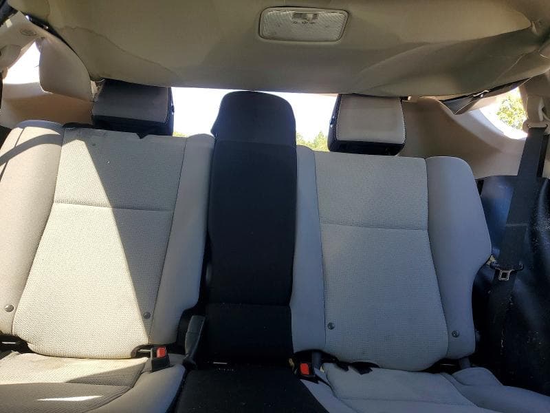 2017 TOYOTA RAV4 XLE 10