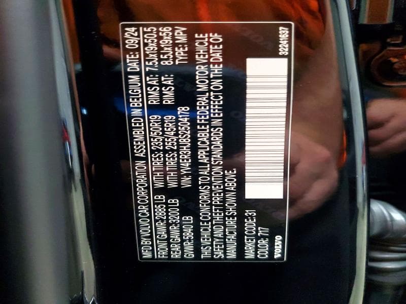 2025 VOLVO EX40 CORE 14