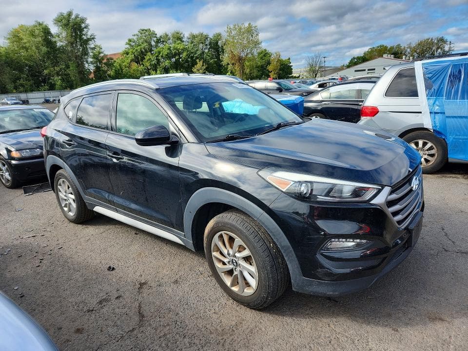 2017 HYUNDAI TUCSON SE 4