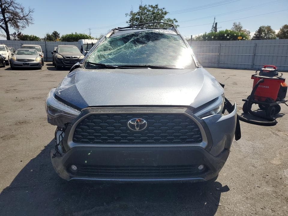 2024 TOYOTA COROLLA CROSS XLE 5